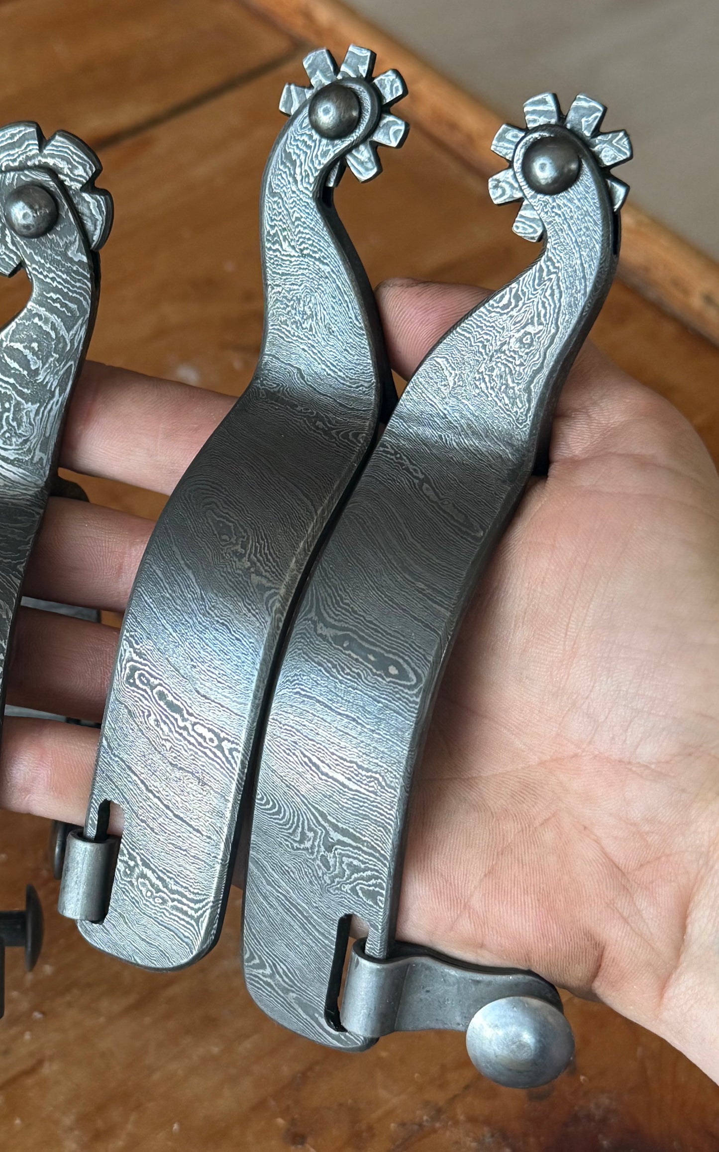 Damascus One-Piece Spurs - Women's